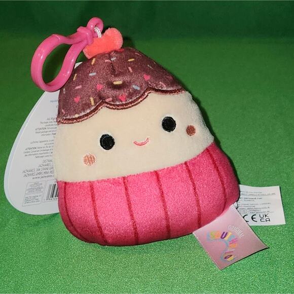 Squishmallows Elpha the Cupcake Plush Clip NWT 2023 - Picture 1 of 4